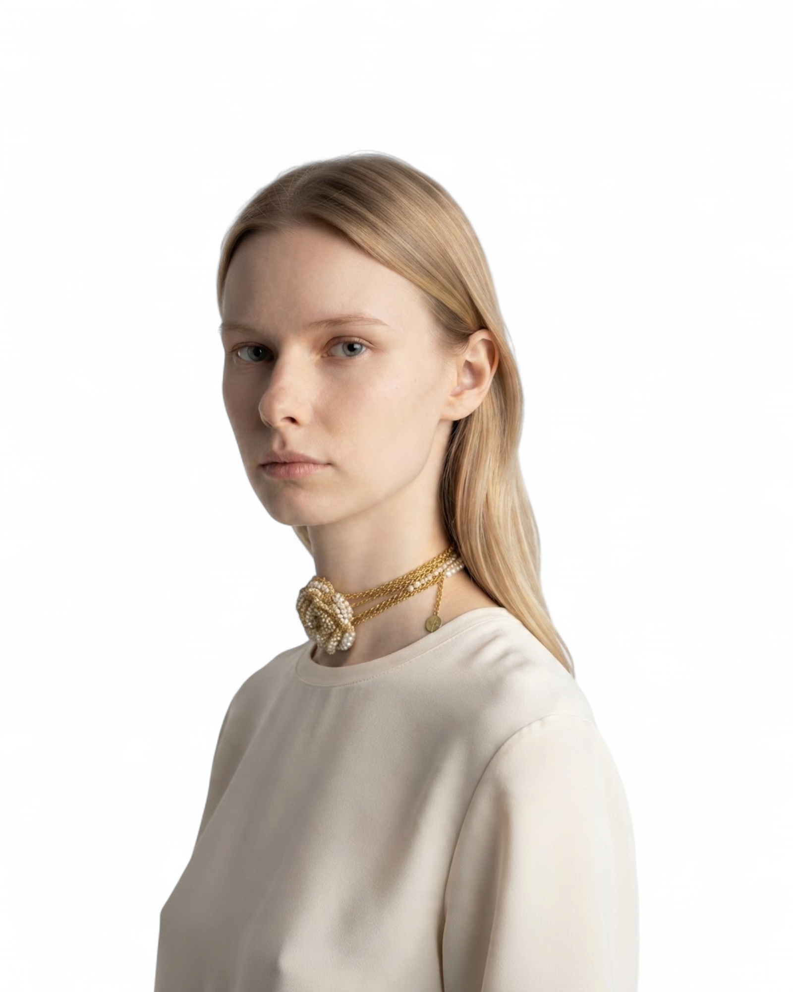 SILVIA CHOCKER MODEL