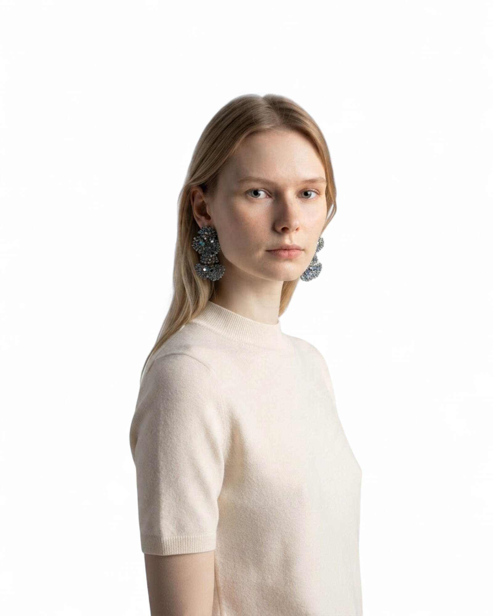 SILVIA EARRINGS MODEL