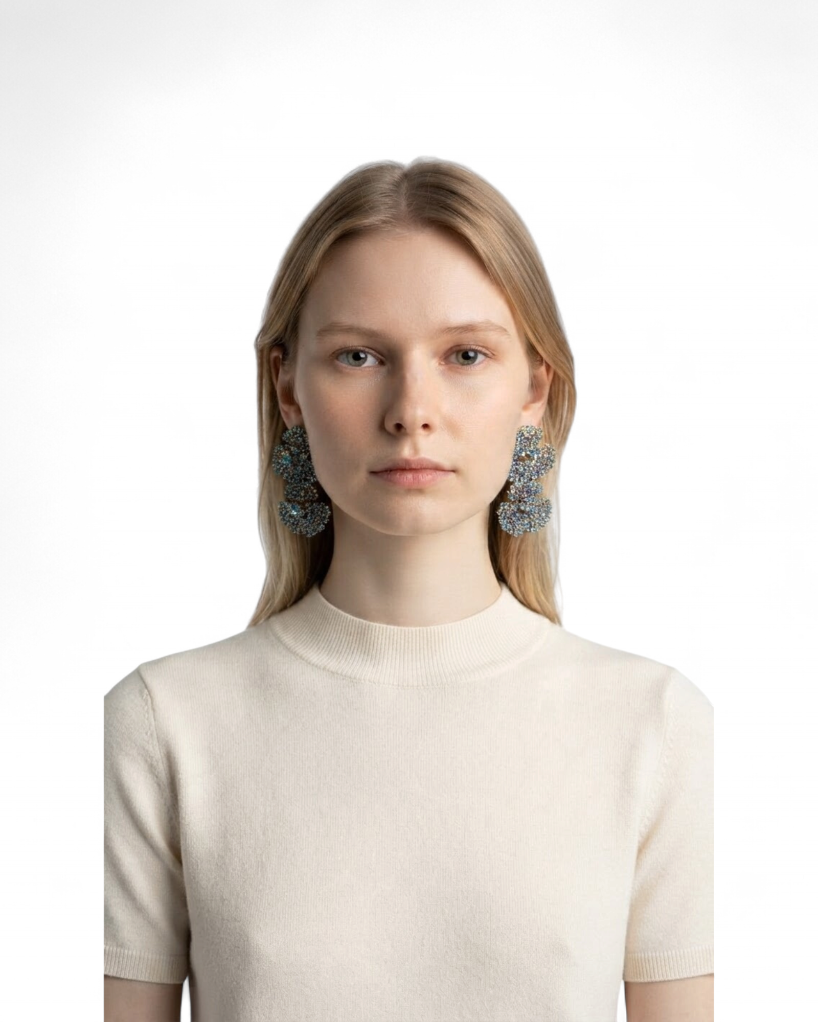 SILVIA EARRINGS MODEL